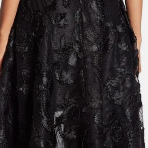 ISSUE New York Lace High/Low Gown - Picture 4 of 8